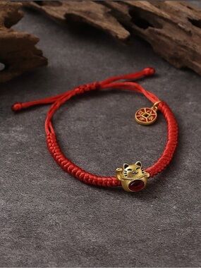 Red Lucky Cat Braided Bracelet fortune protection adjustable cord waterproof